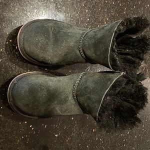 Girl Ugg size 2 in black.
